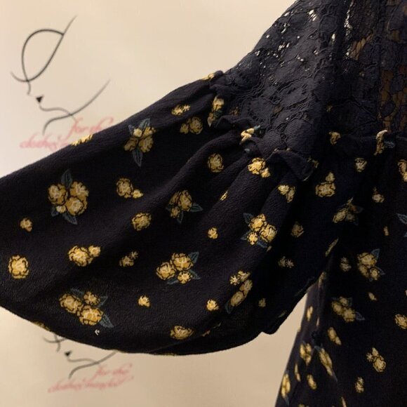 M M Maternity. Size Small. Pullover. Lace Yoke. Comfy Stretch Top. B81. - Picture 6 of 6